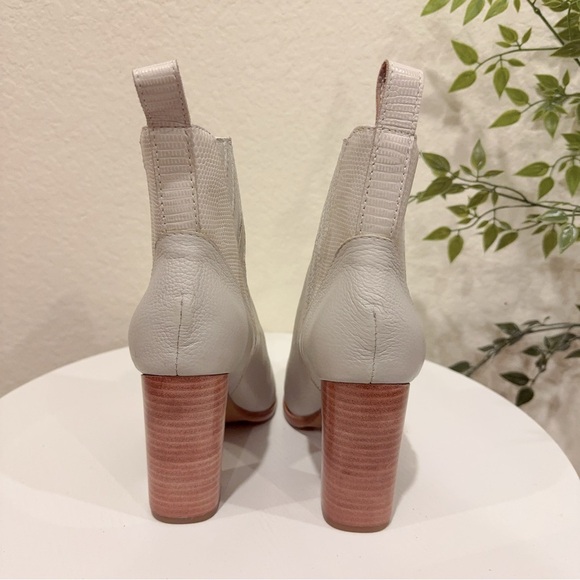 Kaanas Perm Cowboy Ankle Leather Boot in Ivory NWOT Size 6M - Picture 4 of 12